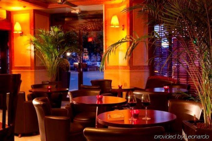 Eiffel Villa Garibaldi Paris Restoran gambar